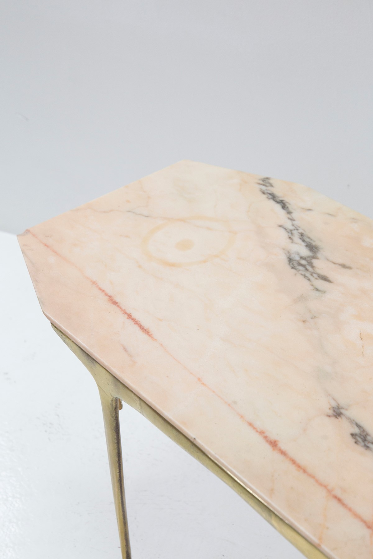 Tavolino italiano in marmo rosa