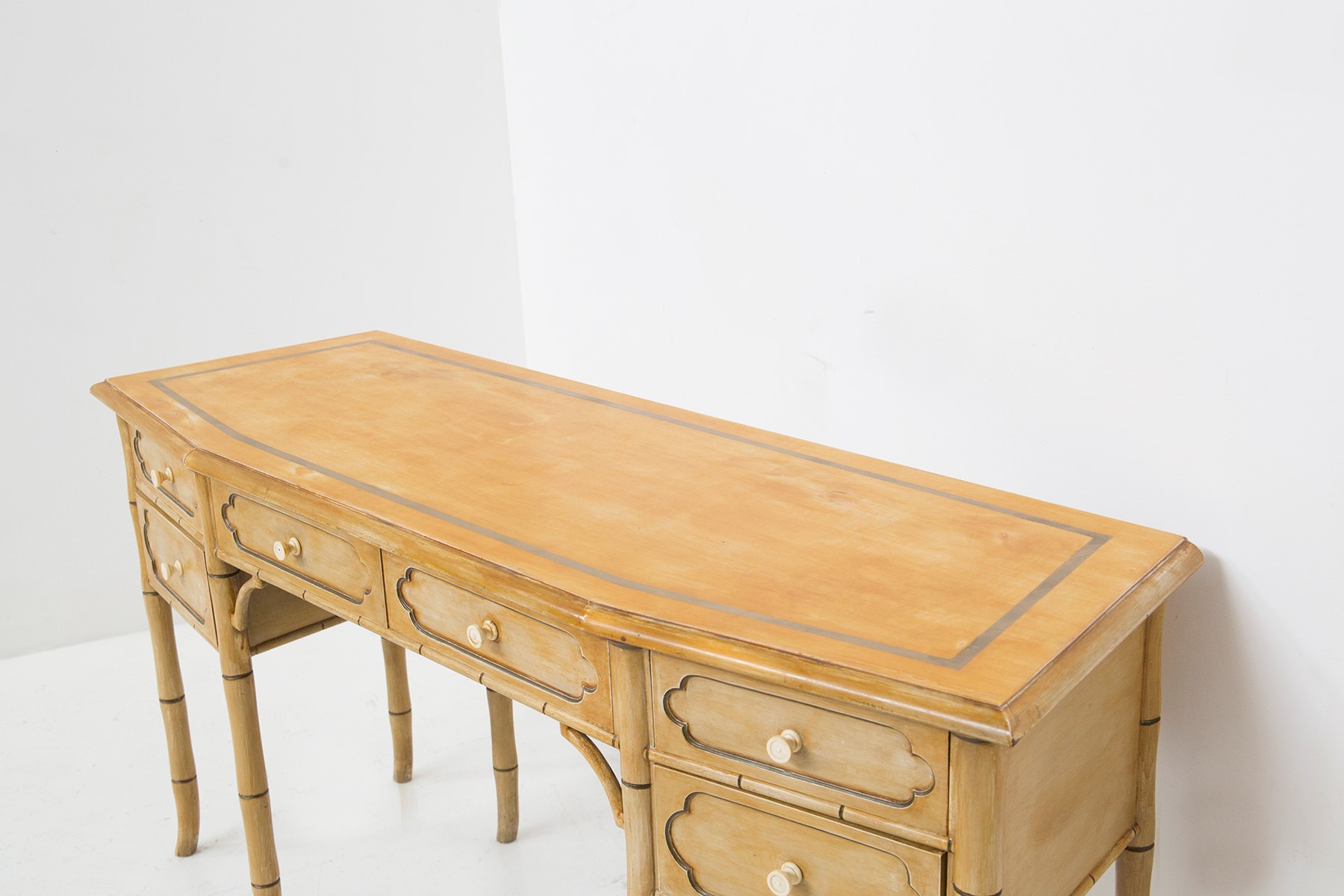 Scrivania in legno finto Bamboo