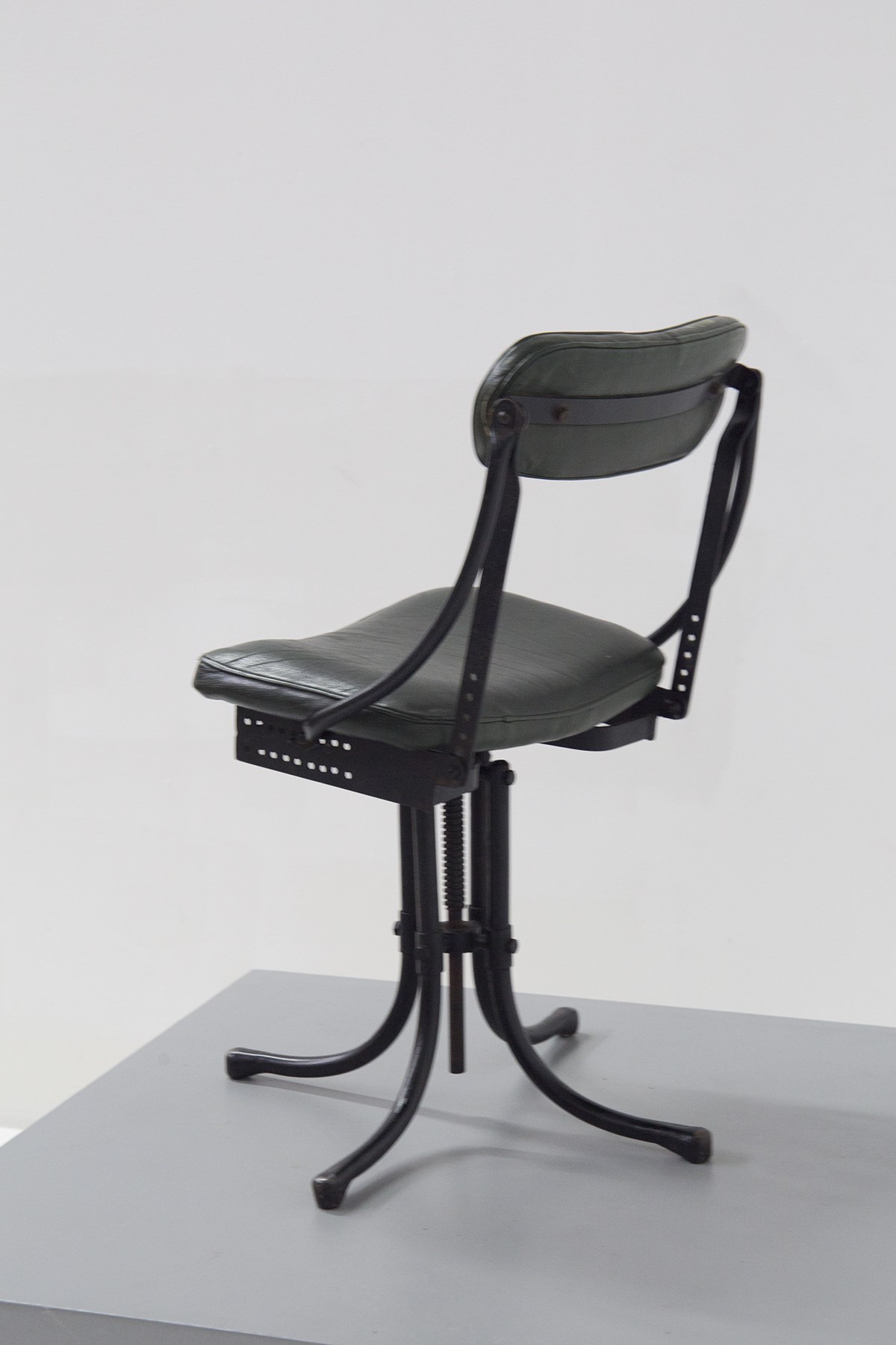 Sedia girevole in ferro (industrial) attr. Henri Liber