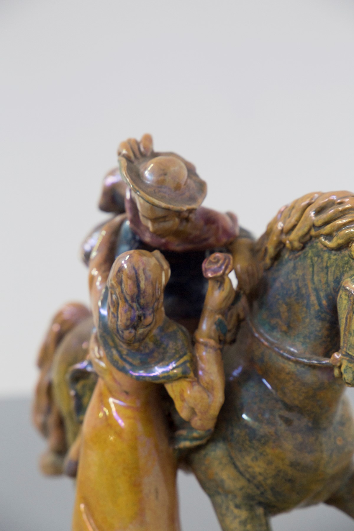 Ceramica smaltata Dama e Cavaliere Faenza