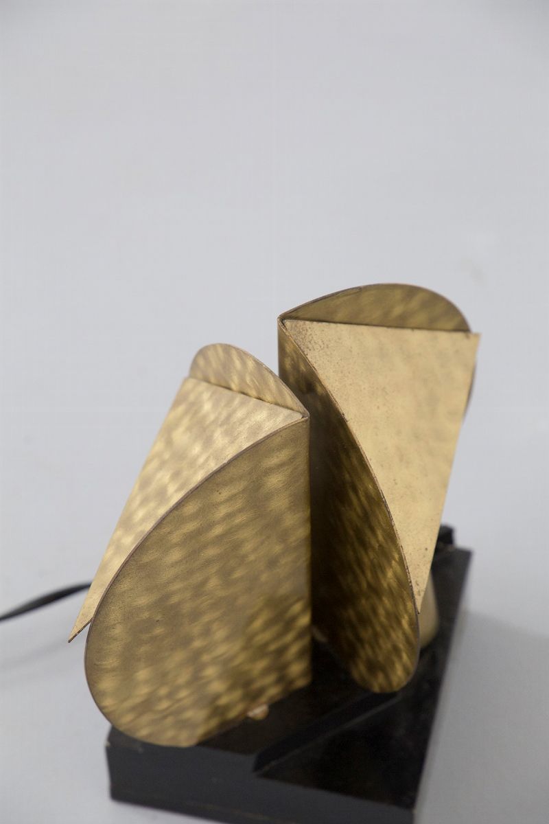 Lampada da tavolo in ottone stile (cubista)