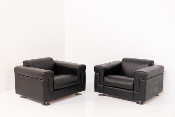 Valeria Borsani,Alfredo Bonetti - Pair of living room armchairs model D120 by Valeria Borsani for Tecno 