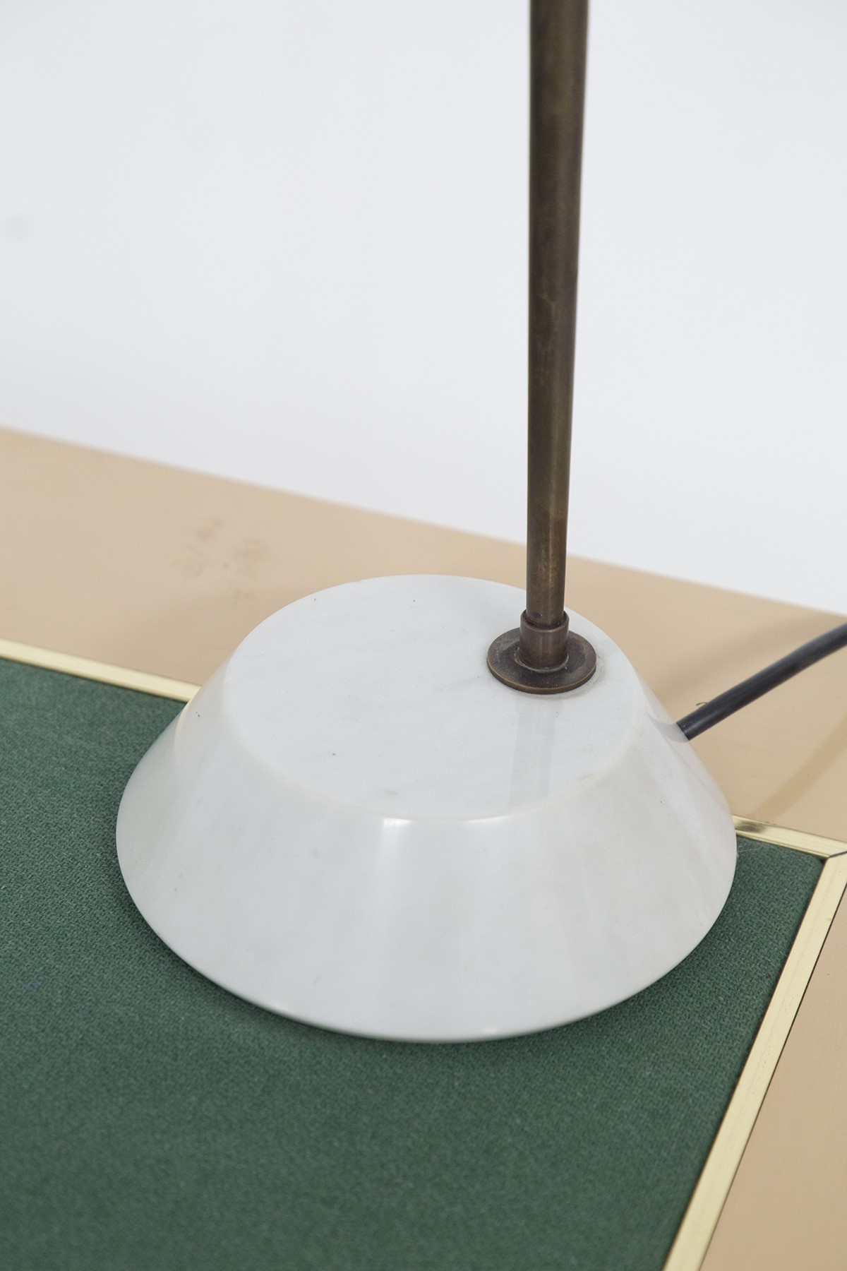 Lampada da Tavolo in Vetro Opalino di Gilardi e Barzaghi