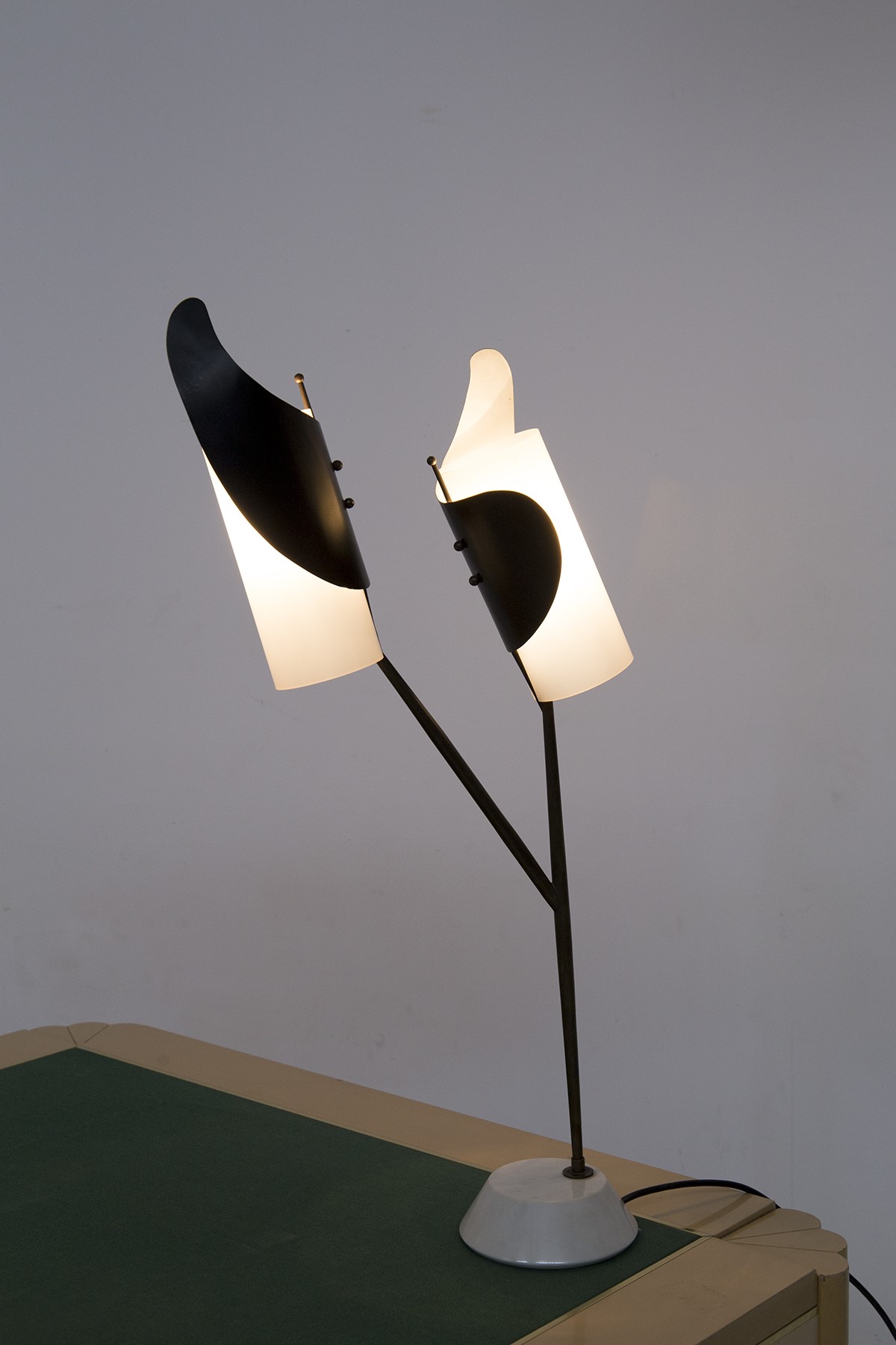 Lampada da Tavolo in Vetro Opalino di Gilardi e Barzaghi