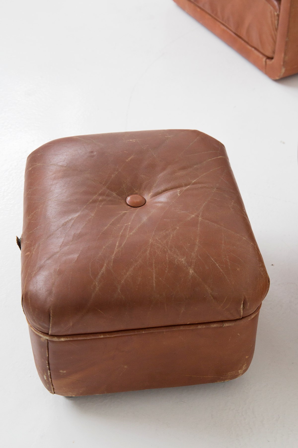 Poltrone e Pouff Collezione Pace di Guido Faleschini per Mariani