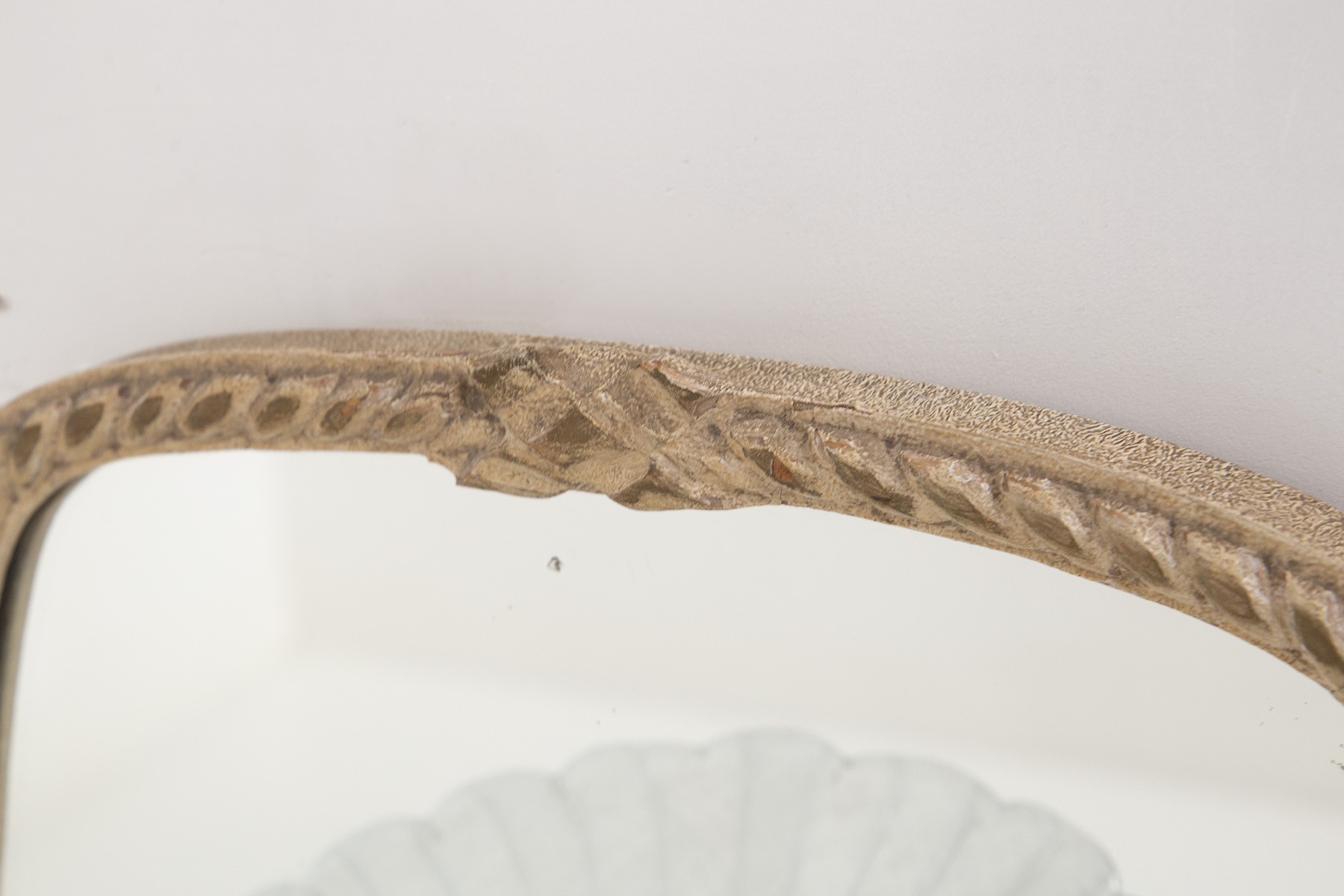 Coppia di Specchi con Appliques di Venini in Vetro Murano