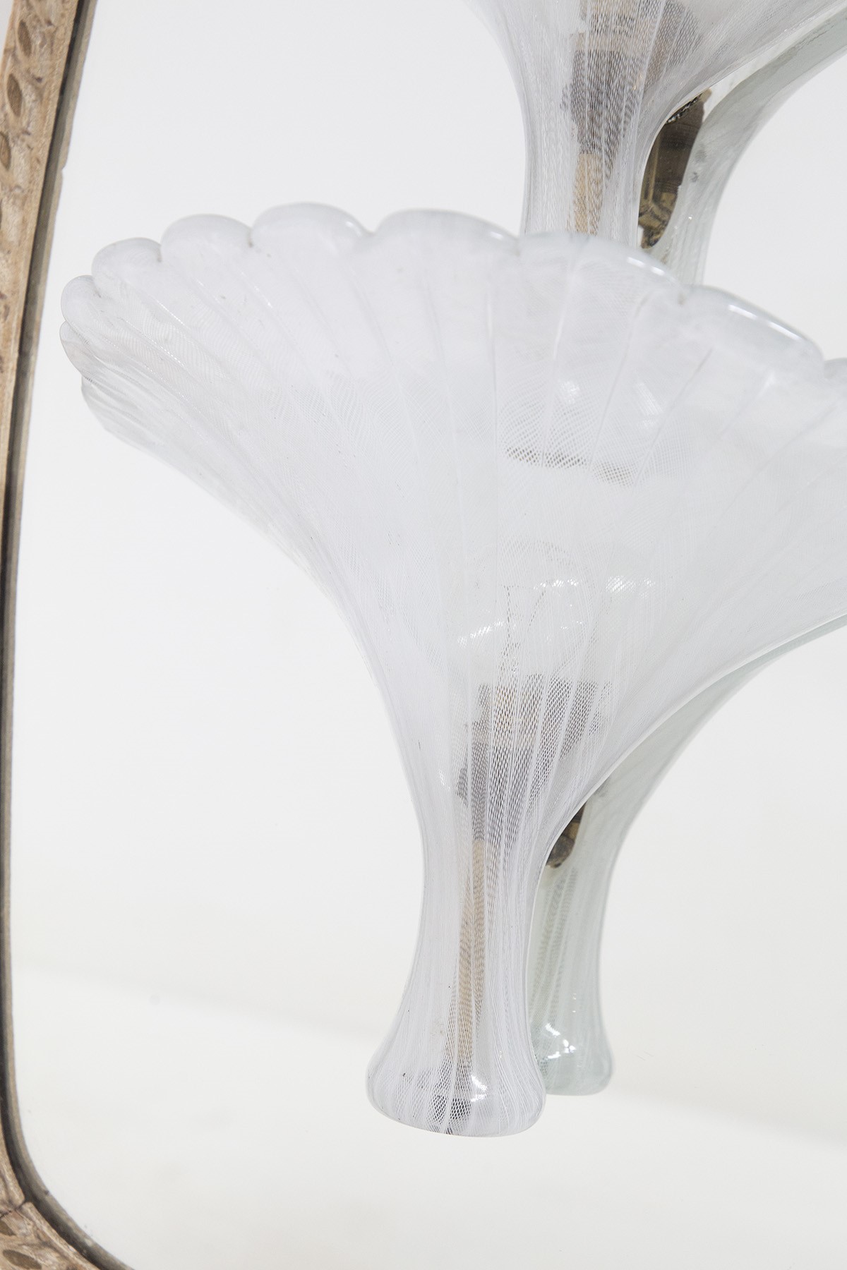 Coppia di Specchi con Appliques di Venini in Vetro Murano