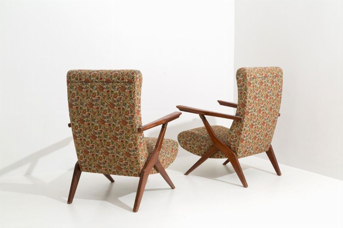 ANTONIO GORGONE. Two armchairs with floral fabric
