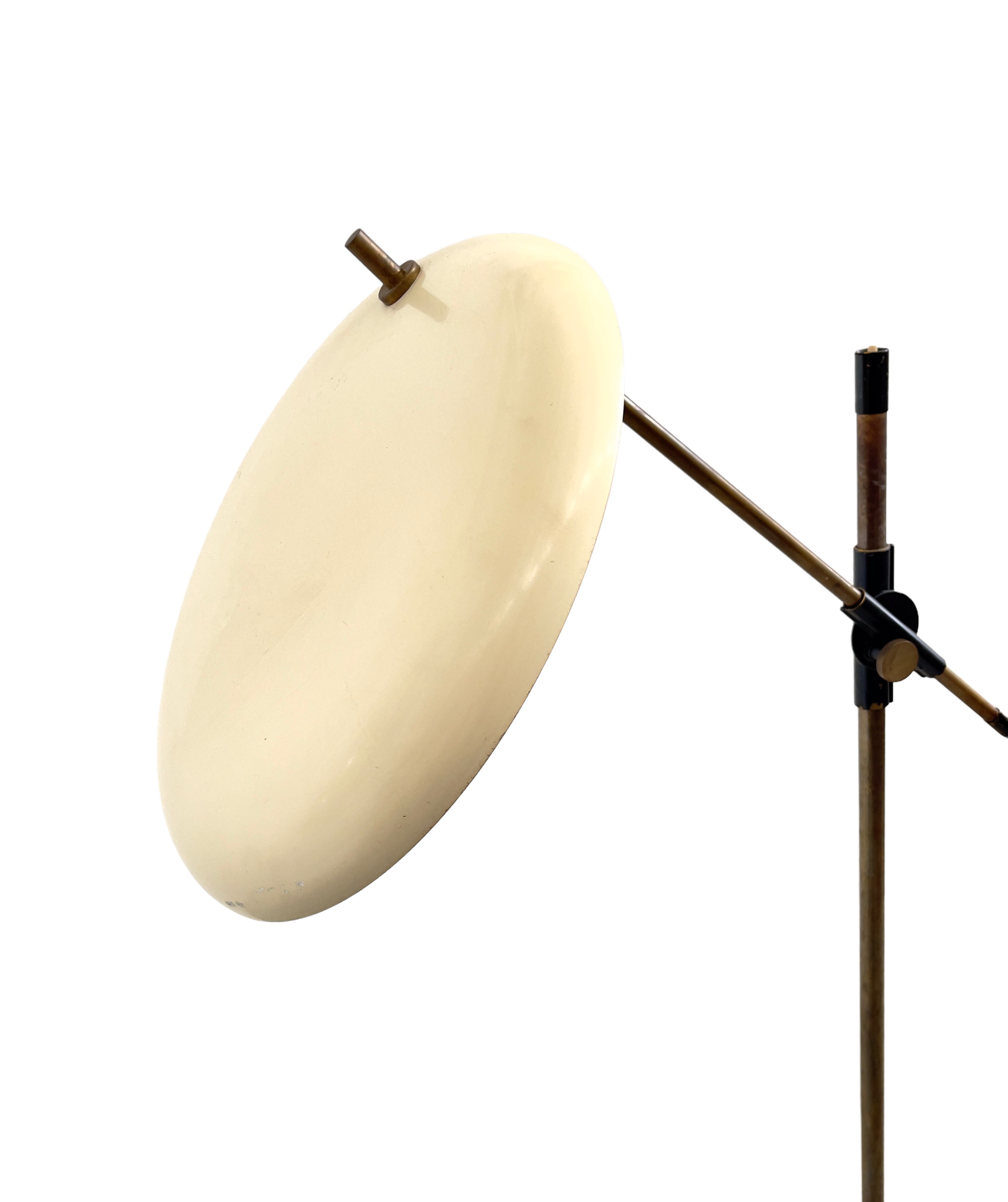 Lampada da Terra By Oscar Torlasco per Lumi