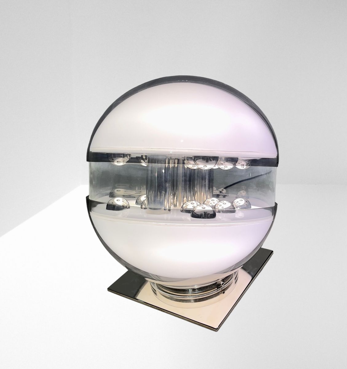 Scultura Luminosa "quasar" di Francesco Bocola per Stilnovo