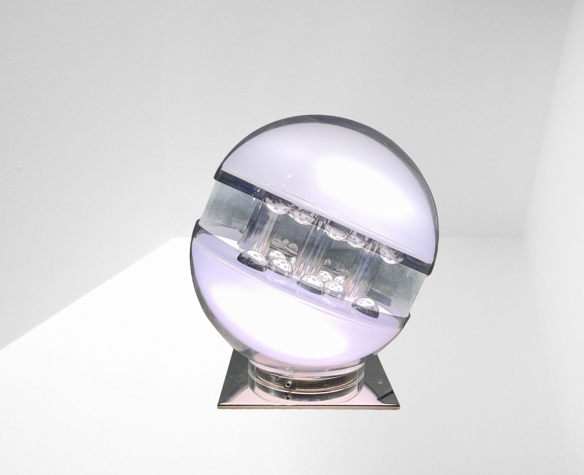 Scultura Luminosa "quasar" di Francesco Bocola per Stilnovo