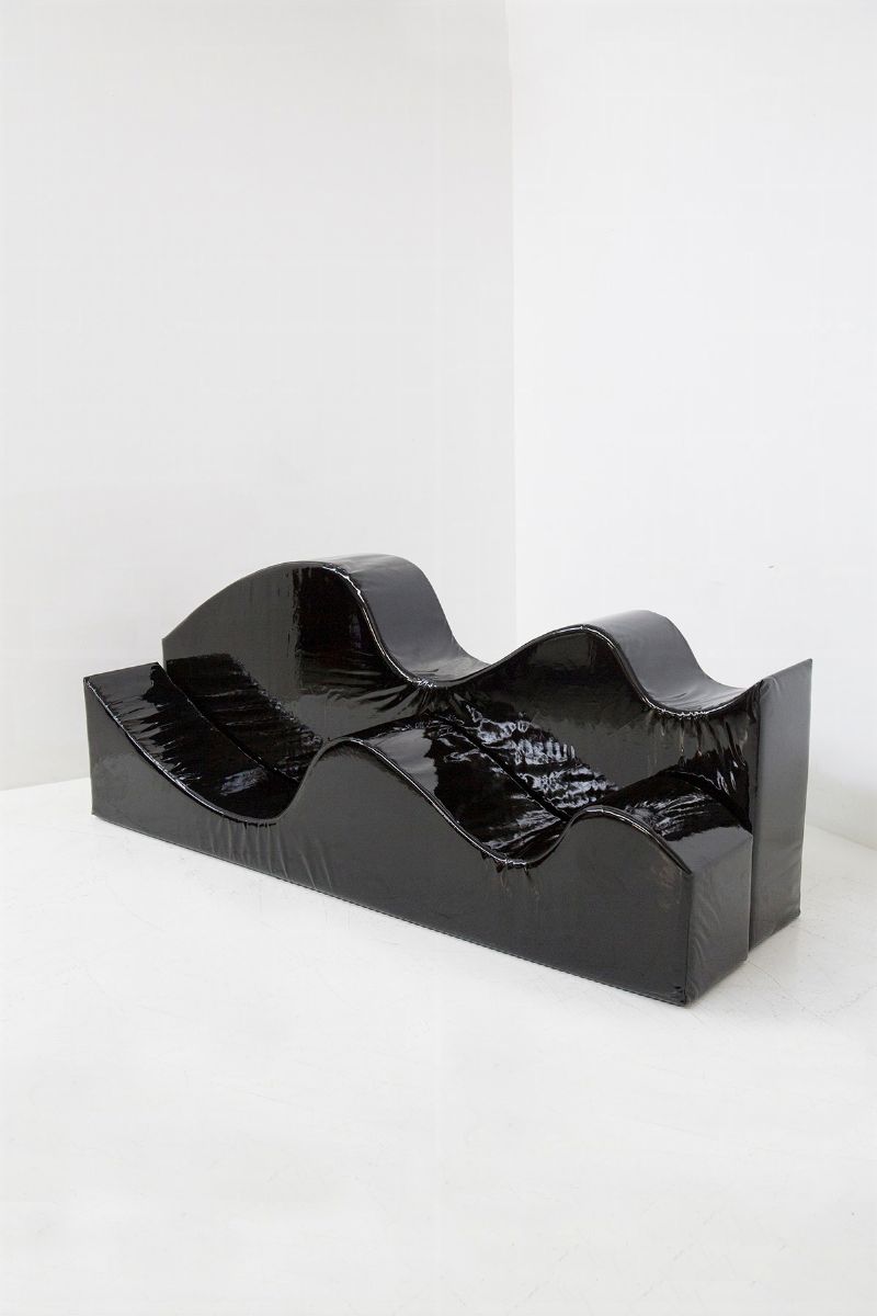 Divano Superonda di Archizoom Poltronova Nero