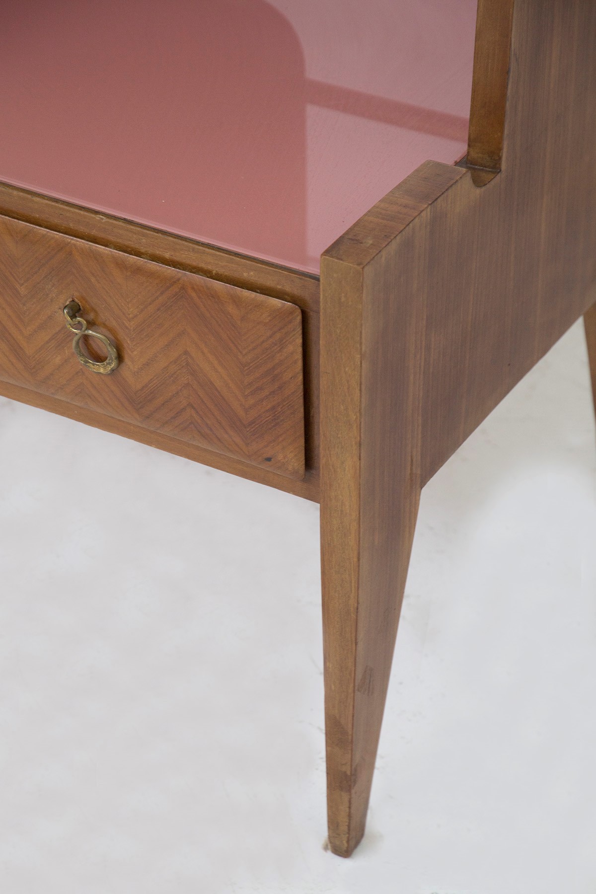 Mobile con Vetro di Fontana Arte (Attr.)