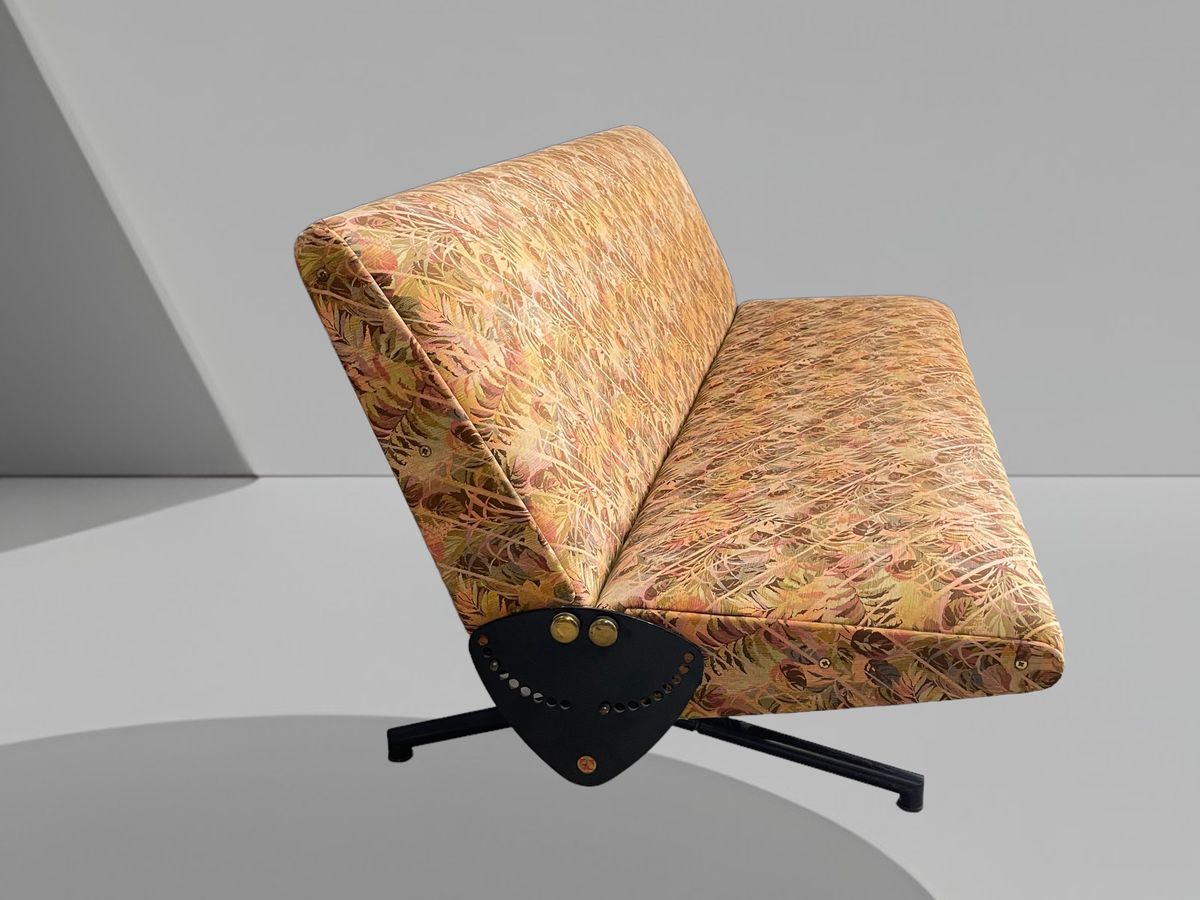 Divano D70 di Osvaldo Borsani per Tecno