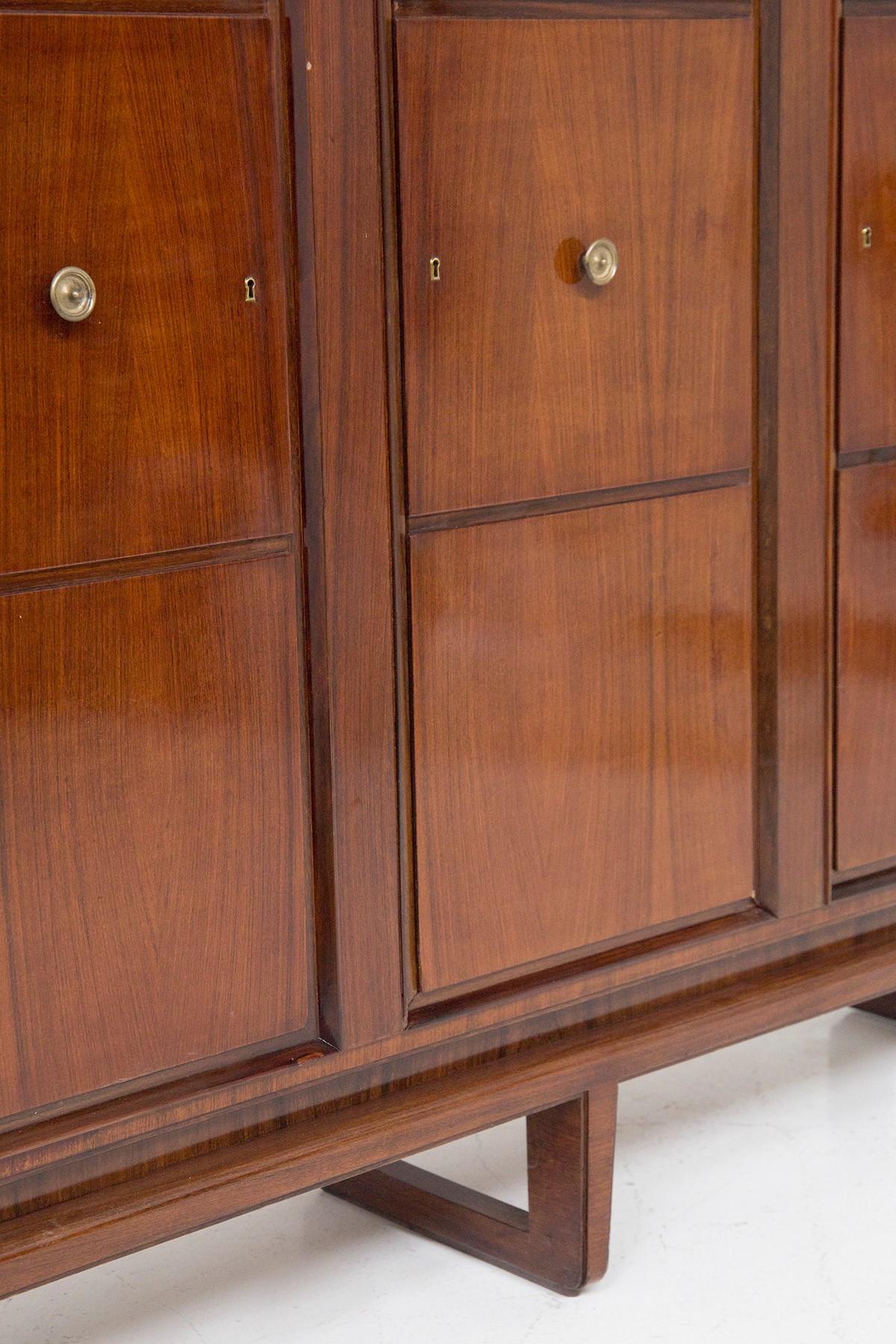 Armadio con etichetta