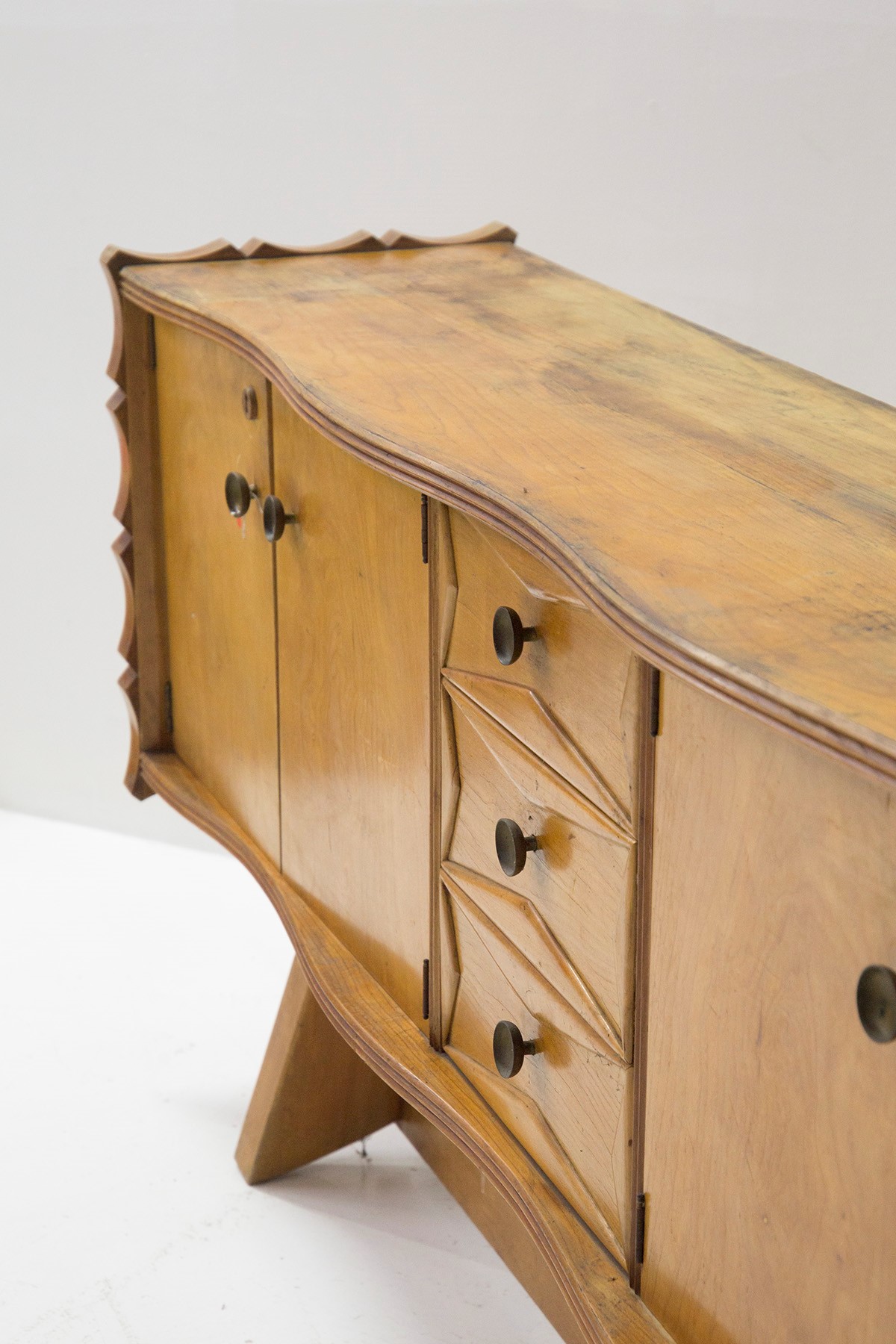 Grande credenza di Paolo Buffa