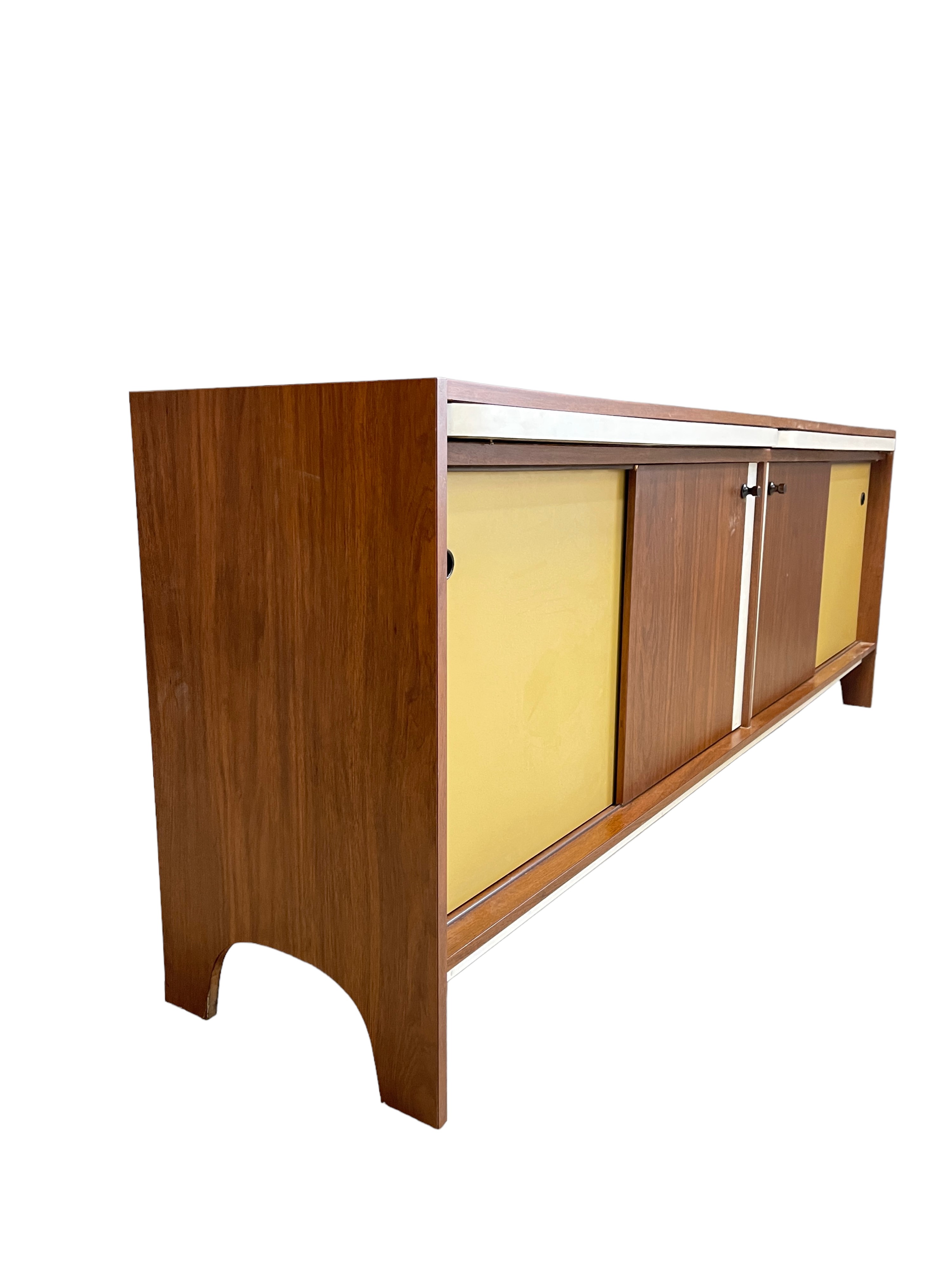 Sideboard in legno