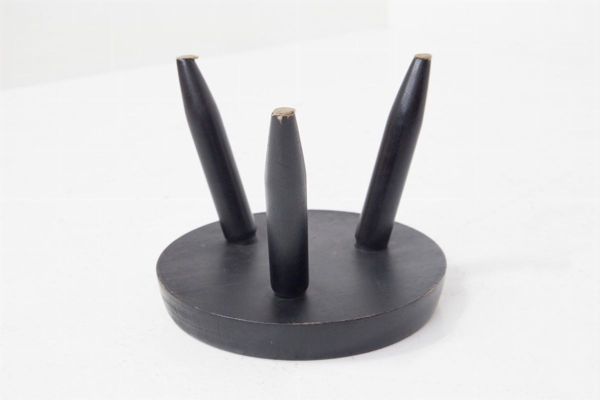 Coppia di Sgabelli di Charlotte Perriand