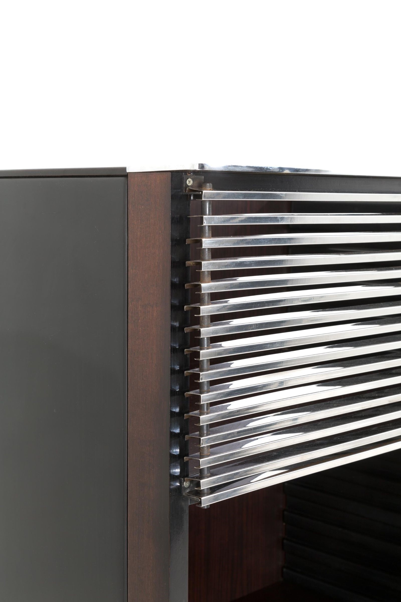 Credenza in legno, acciaio cromato e vetro