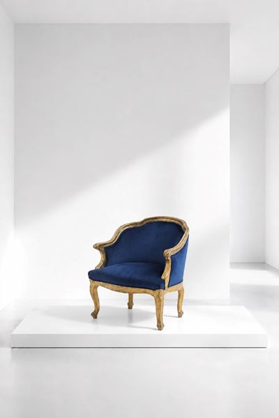 Poltrona d’epoca in legno dorato e velluto (fine XIX–inizio XX secolo)