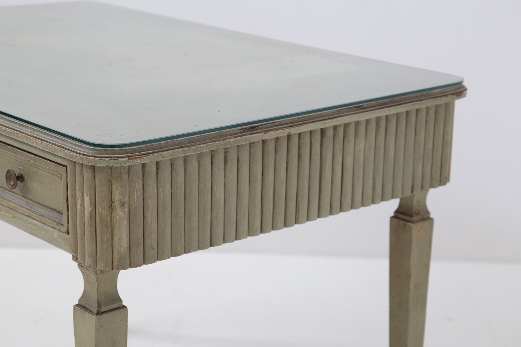 Manifattura Francese - Scrivania rustica, legno con piano in vetro