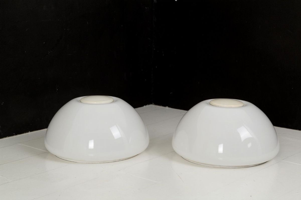 Due plafoniere in plexiglass bianco