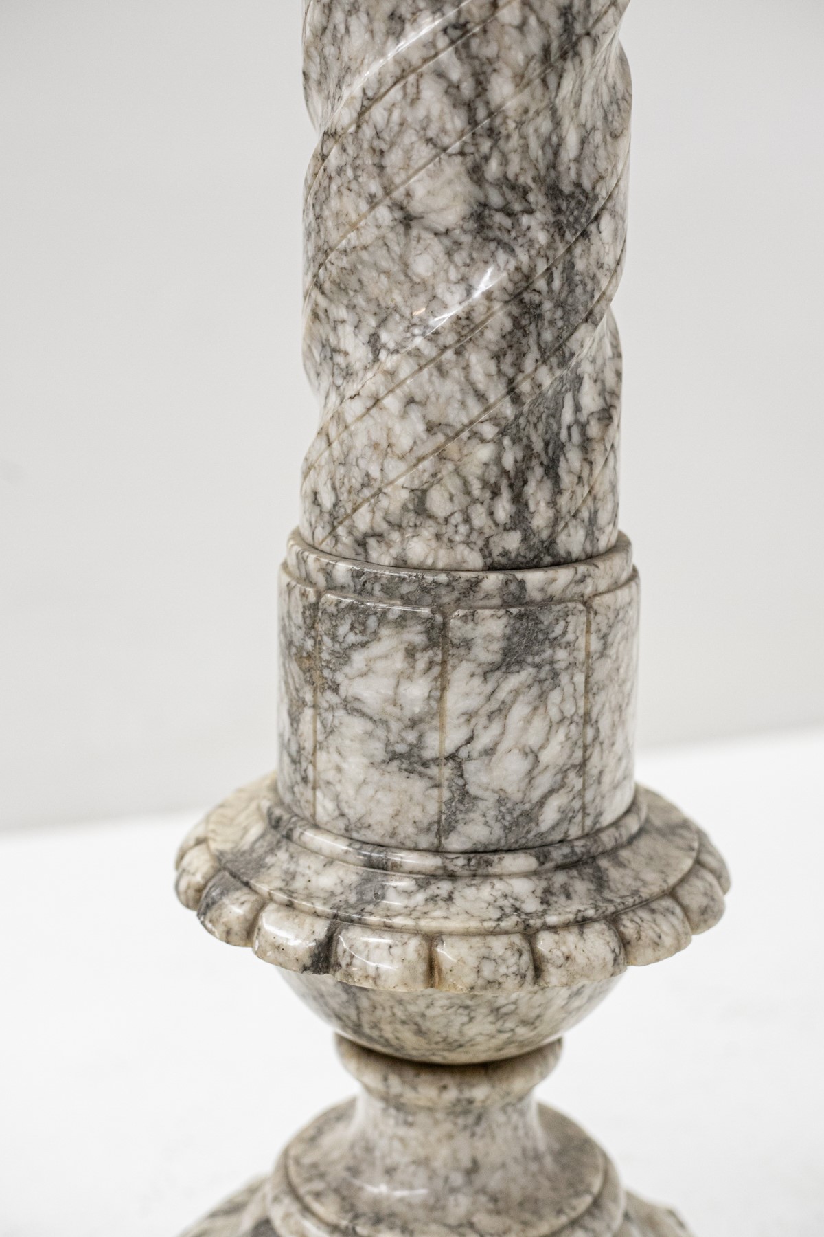 Manifattura Italiana - Colonna in Marmo Grigio