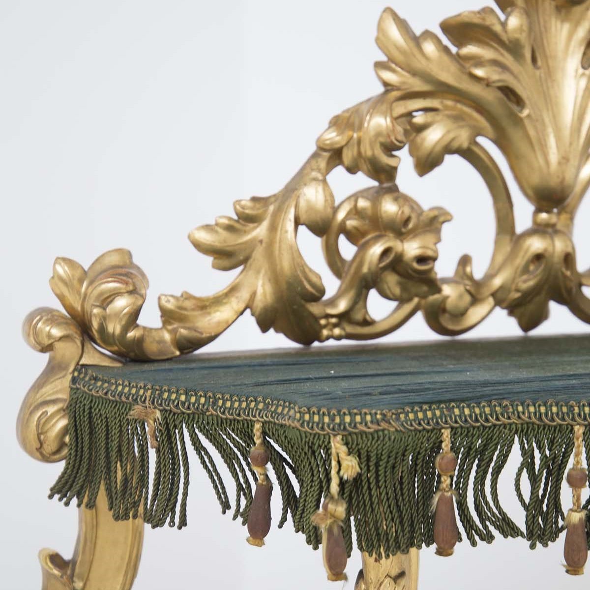 Etagere in Legno Dipinto, Stile Barocco Veneziano