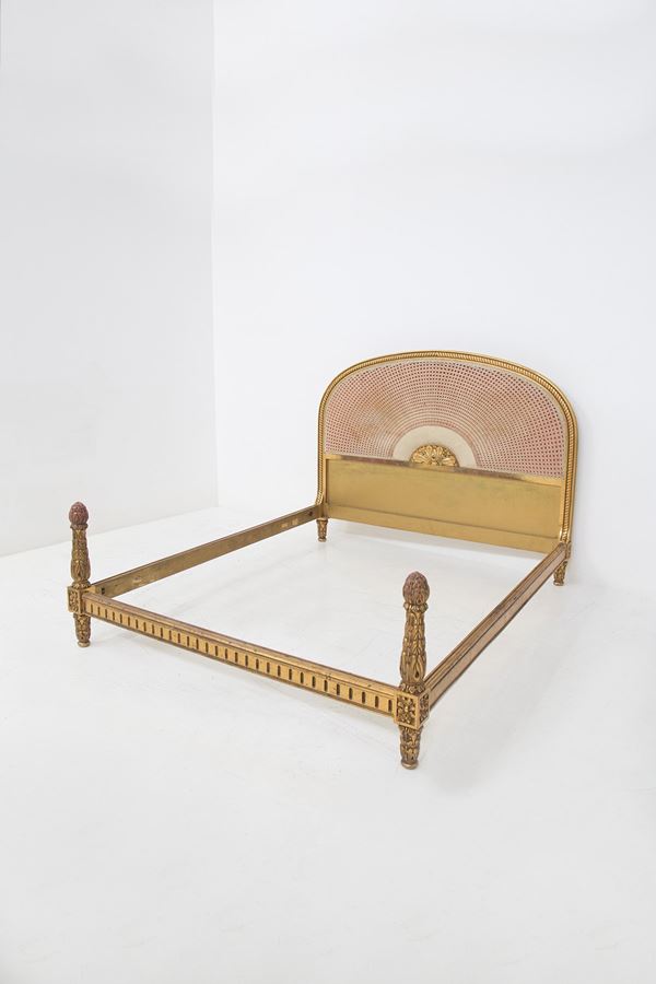 Letto matrimoniale vintage in legno dorato
