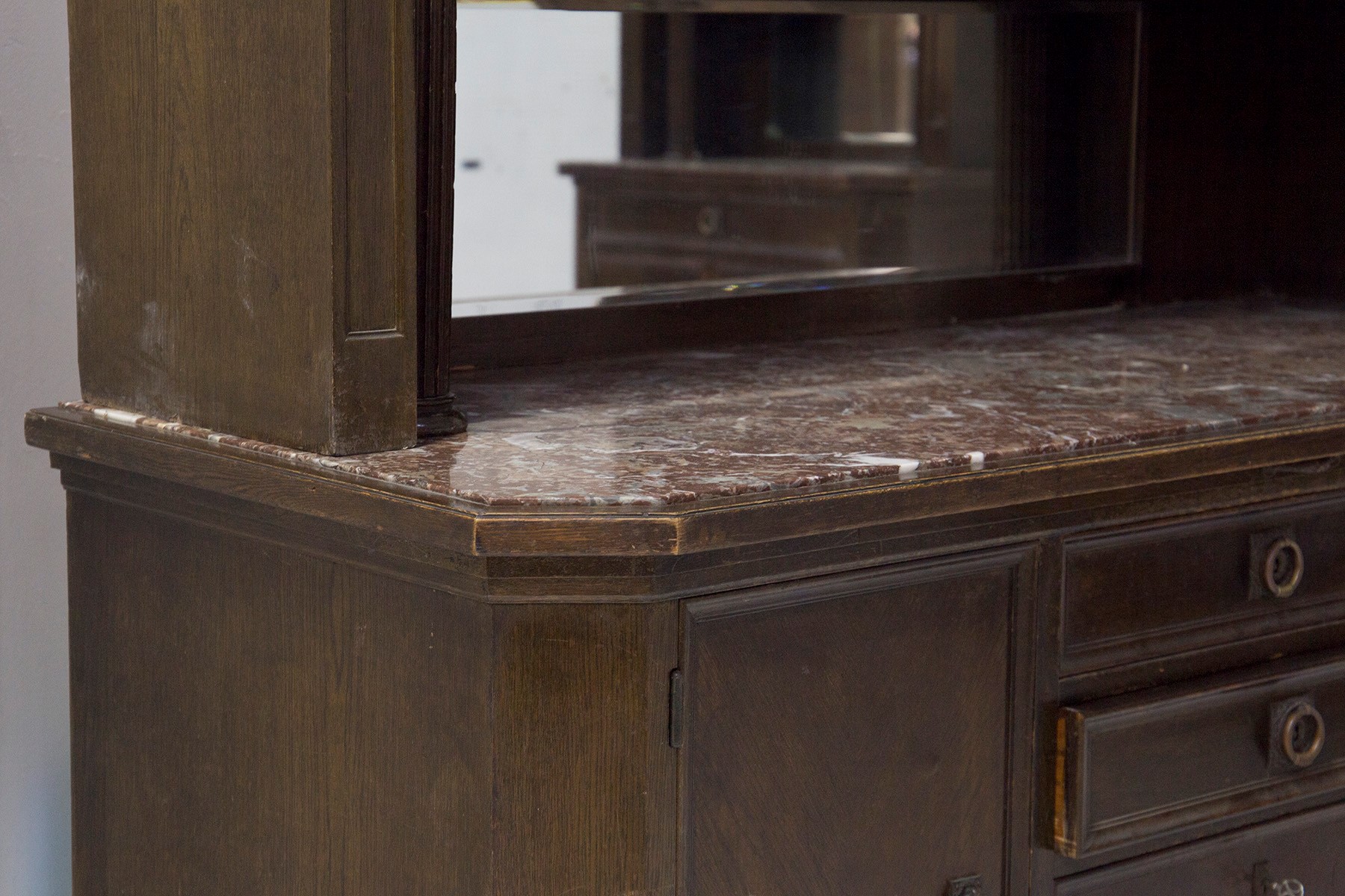 Ignaz Herlinger - Credenza con piano in marmo e vetrinette
