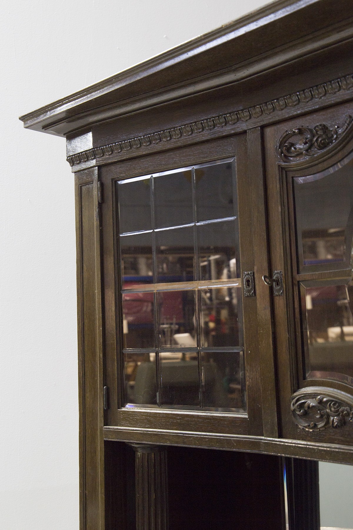 Ignaz Herlinger - Credenza con piano in marmo e vetrinette