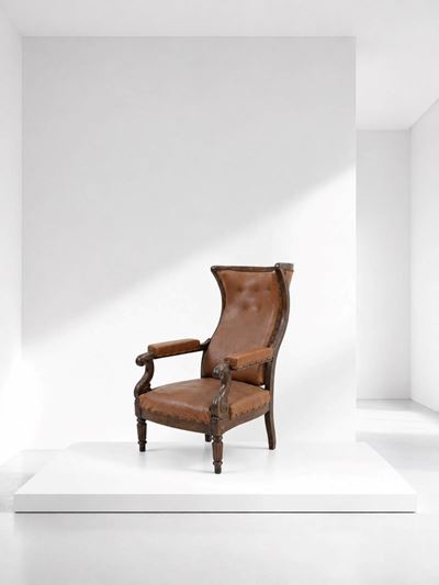 Poltrona antica francese, legno, pelle e ottone (XIX secolo)