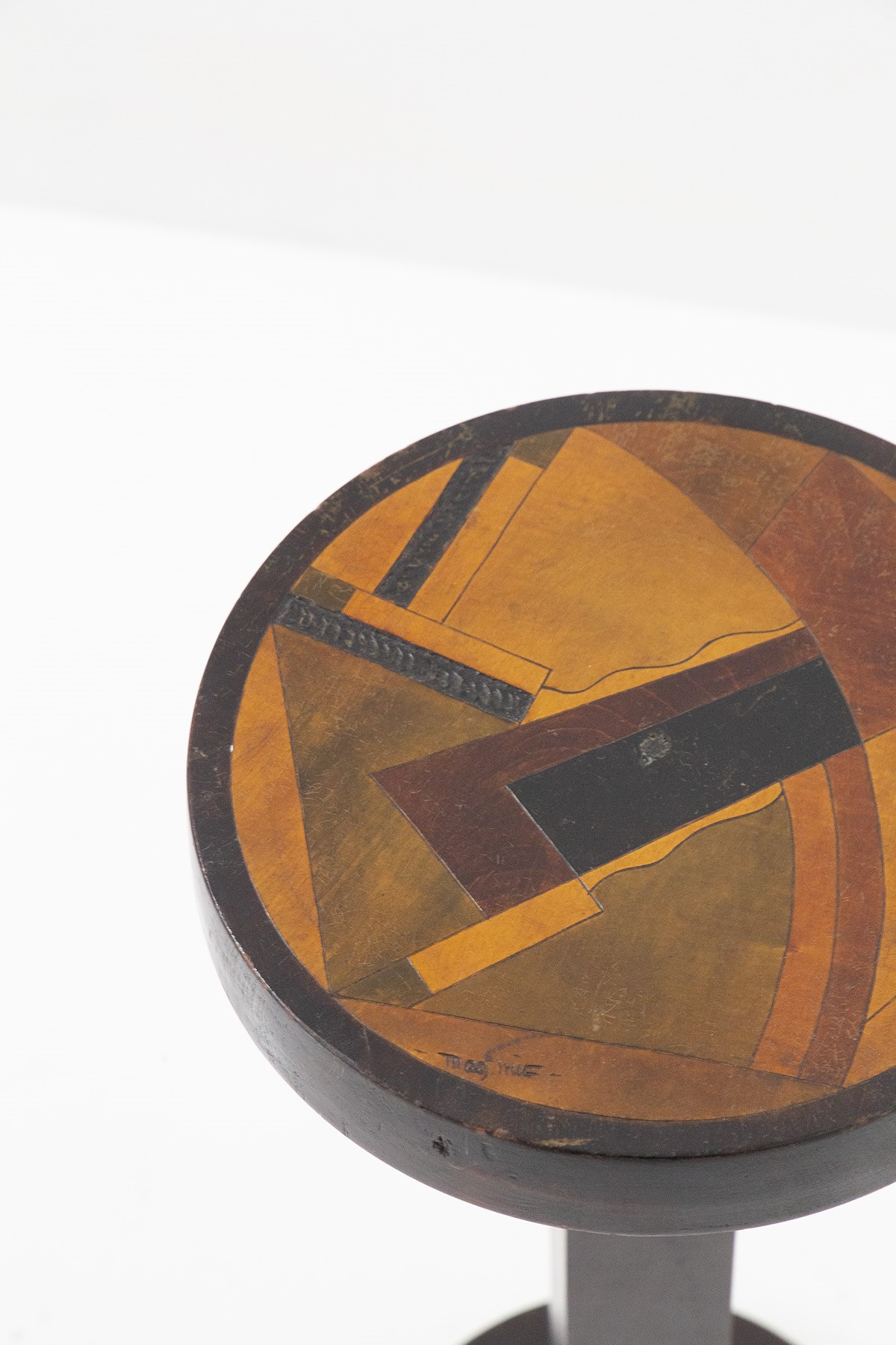 Tavolino Futurista in Legno di Noce