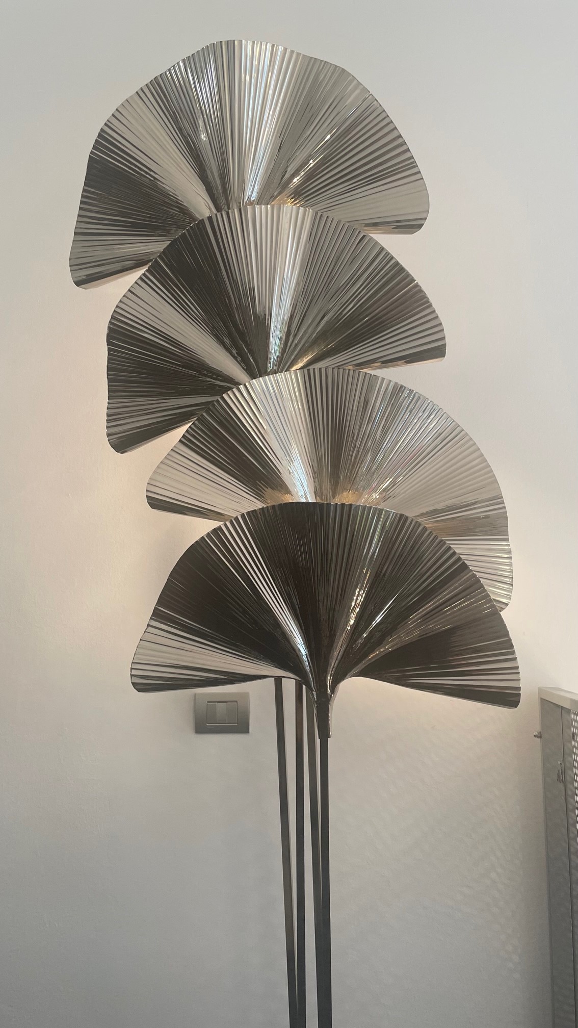 Lampada da Terra Tropicale Italiana in Ottone Nichelato