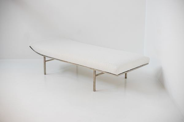 Jules  Heumann - Daybed by Jules Heumann in boucle