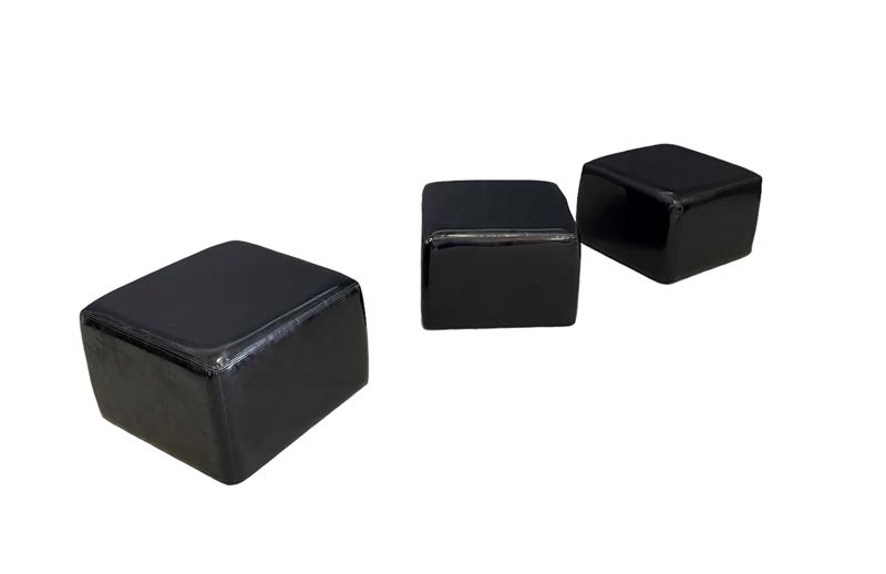 Willie Landels - Pouf Throw Away