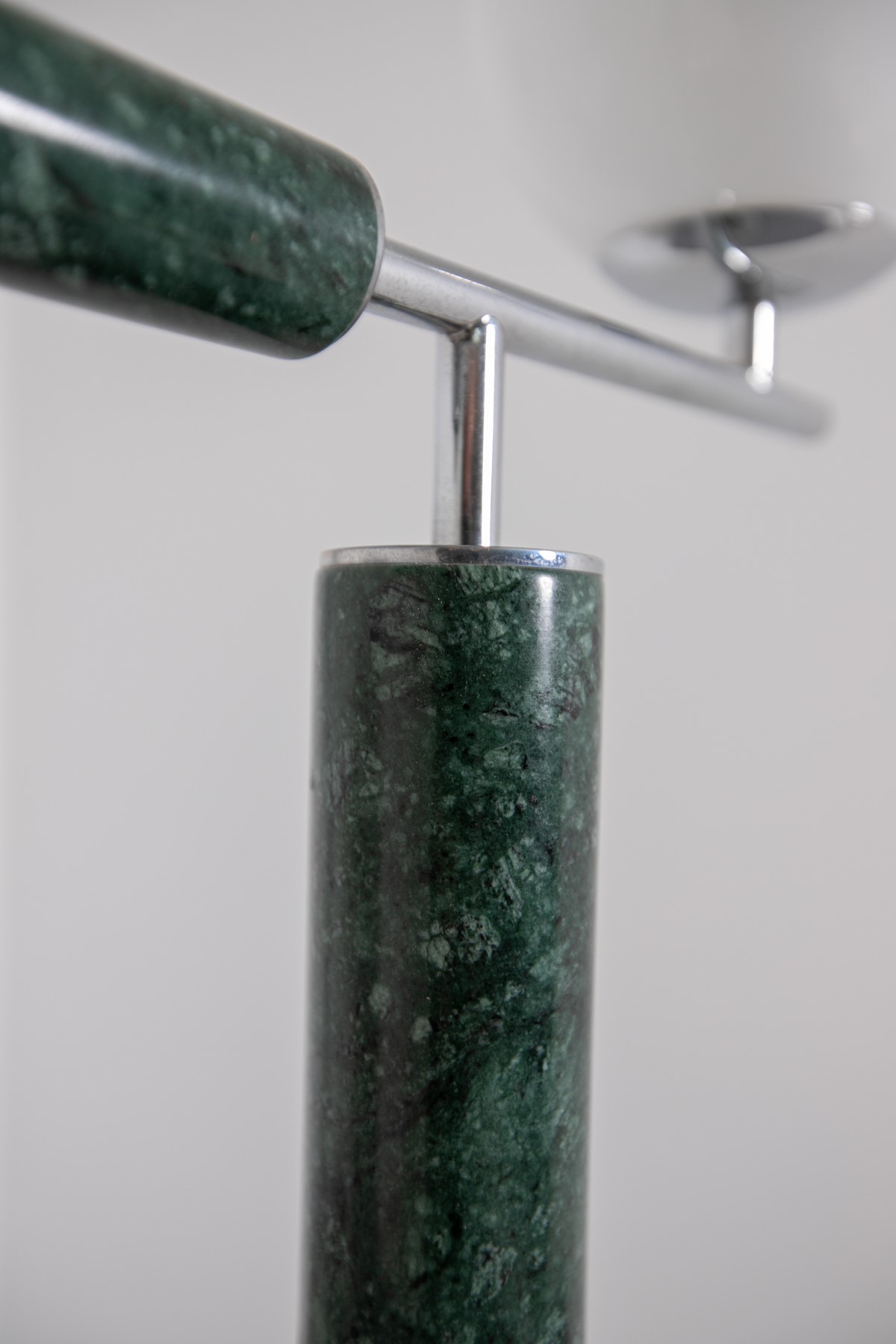 Lampada da Tavolo Italiana in Marmo Verde e Acciaio
