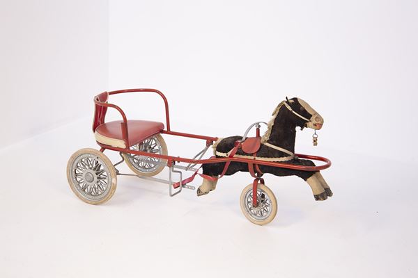 Carrozza giocattolo con cavallo