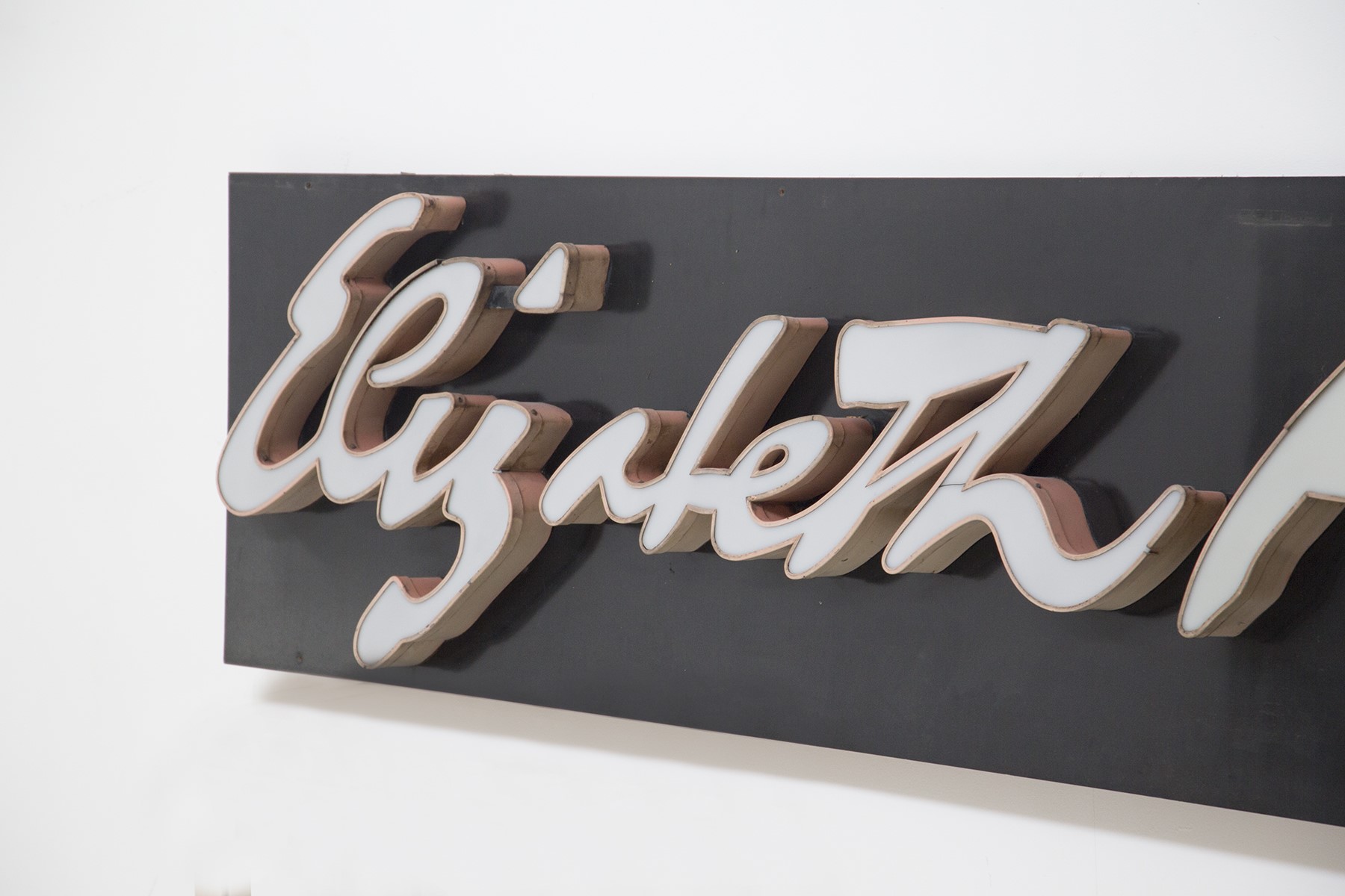 Insegne Vintage di Elizabeth Arden in Legno e Alluminio Verniciato