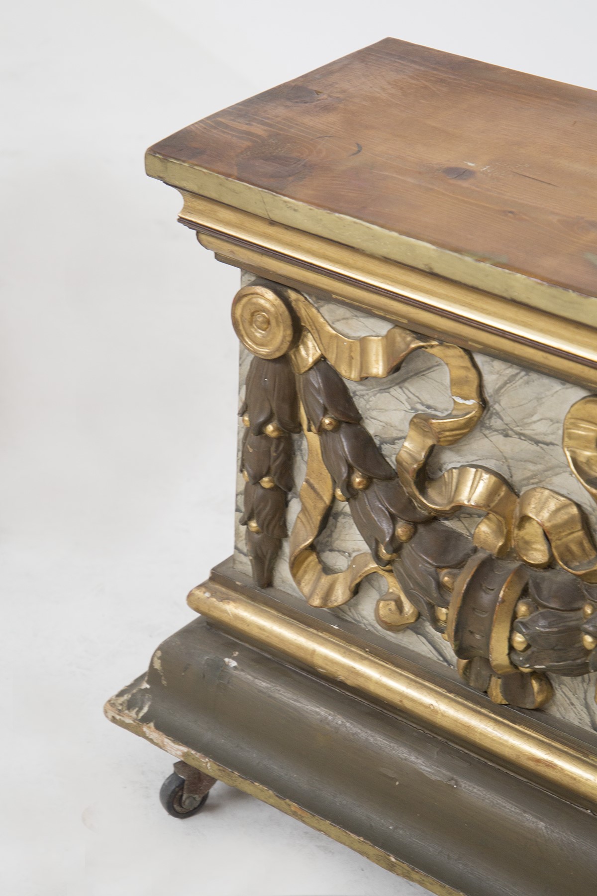 Coppia di Tavolini Antichi o Comodini in Legno Laccato