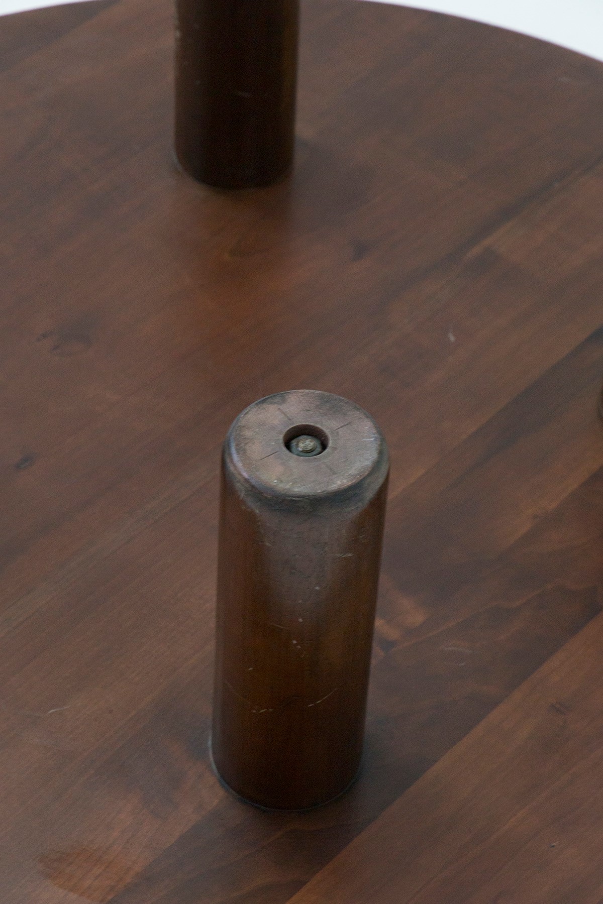 Tavolino Charlotte Perriand in Legno di Noce.