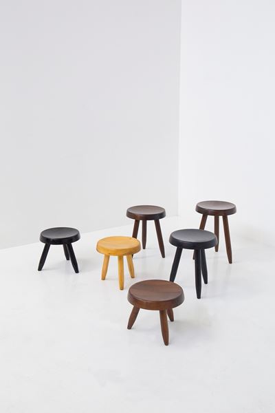 Composizione di Sei Sgabelli di Charlotte Perriand