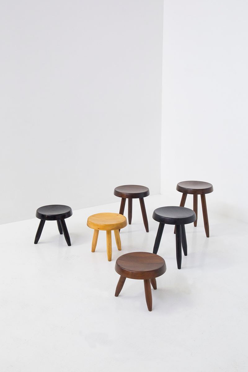 Composizione di Sei Sgabelli di Charlotte Perriand