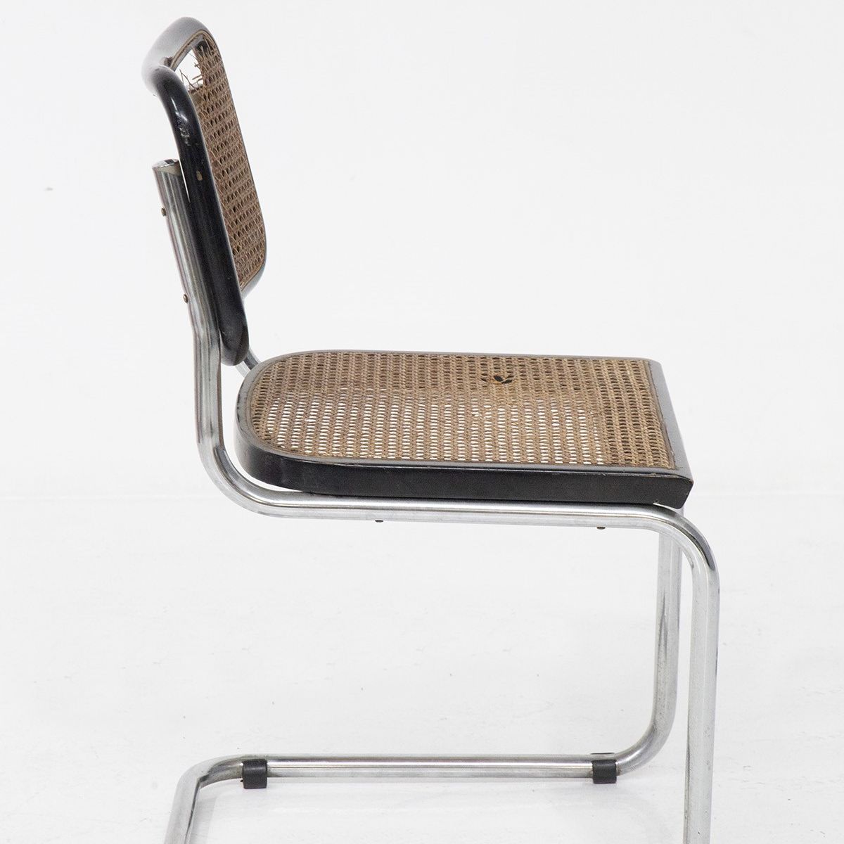 Coppia di Sedie di Marcel Breuer in Paglia di Vienna e Tubolare in Acciaio.