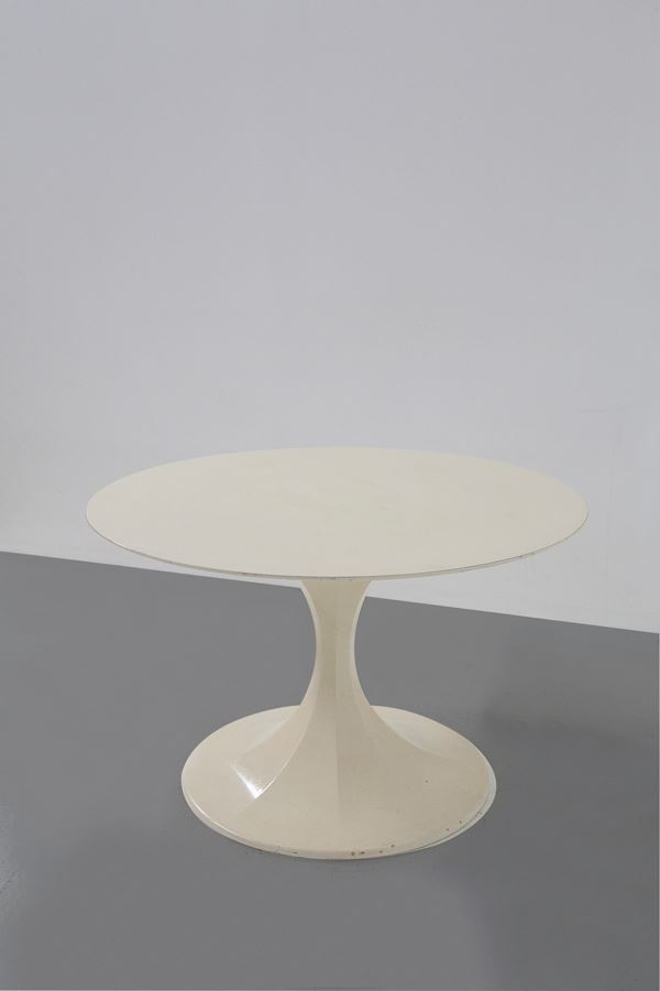 Tavolo circolare bianco in resina e legno, manifattura italiana 