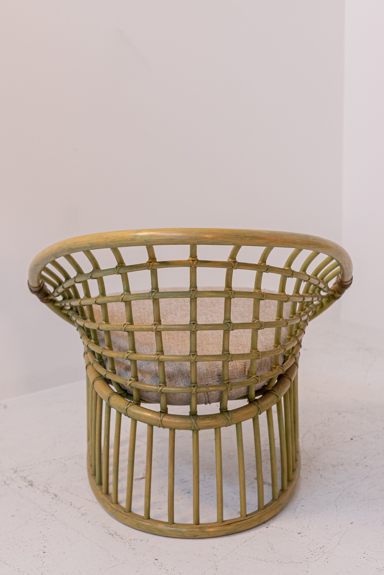 Coppia di grandi poltrone italiane in bambù e rattan