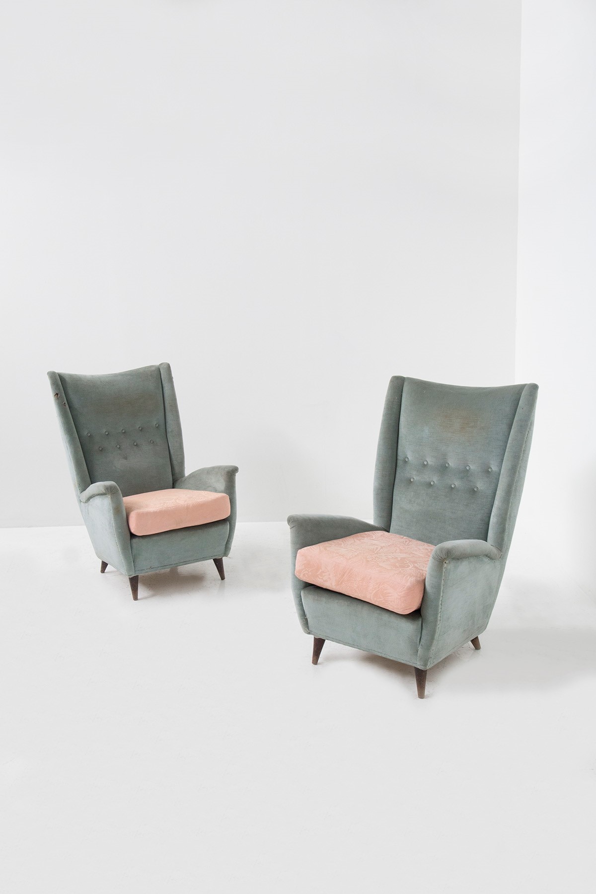 Gio Ponti : Pair of armchairs attr. Giò Ponti  - Auction MASTERPIECES & UNIQUE FINDS - LTWID Auction House