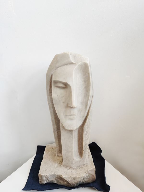 Scultura di donna in marmo di Carrara