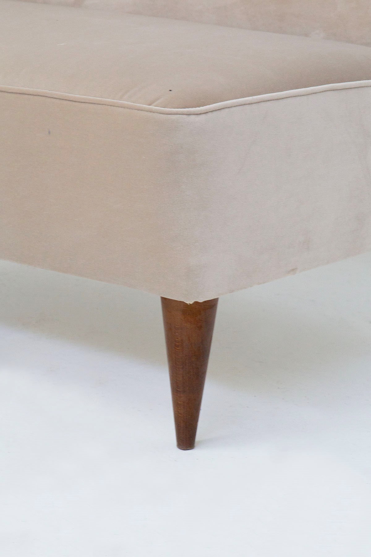 Gio Ponti - Divano Asimmetrico (attr.)