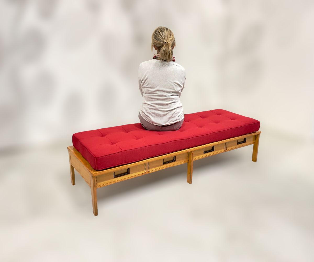 Panca con cuscino di Gianfranco Frattini per Bernini